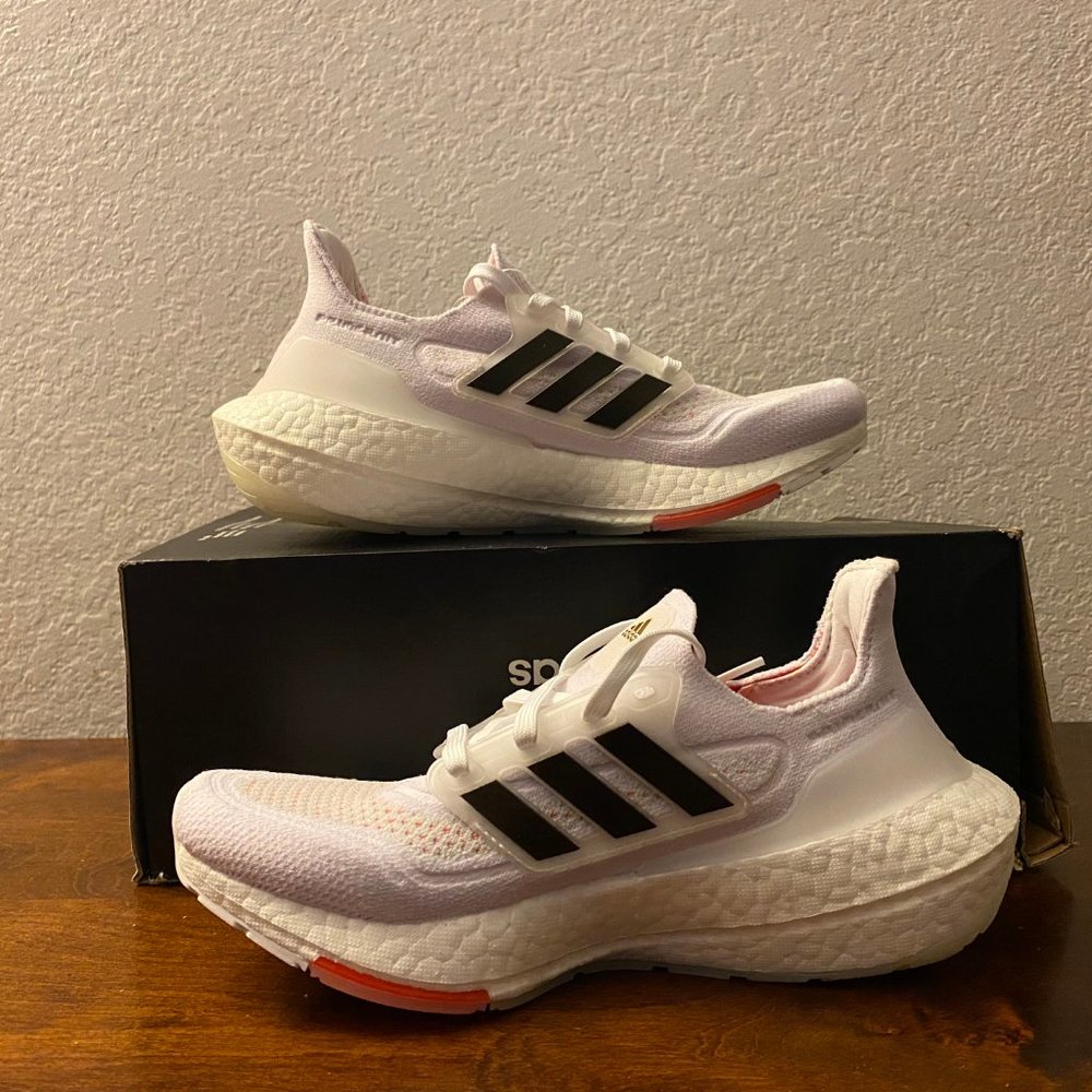 Adidas Wmns UltraBoost 21 Tokyo White Red Lifestyle Shoes S23840 BRAND NEW - Picture 2 of 5
